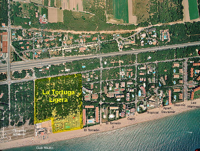 Imatge a�ria del c�mping 'La Tortuga Ligera' de Gav� Mar (1996)